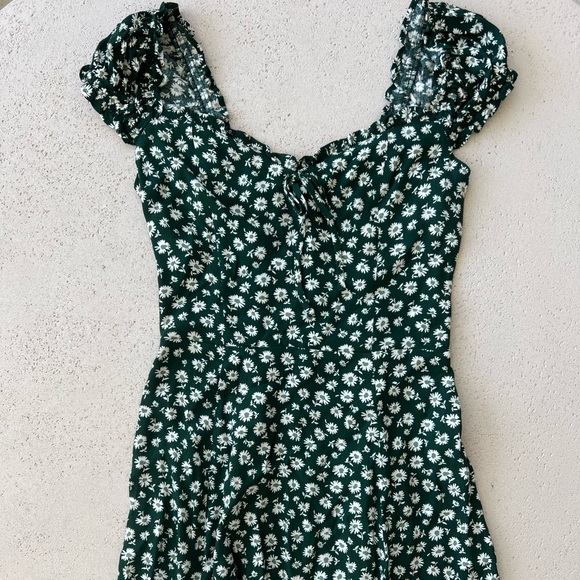 Reformation Dresses & Skirts - Reformation Floral Green Dress